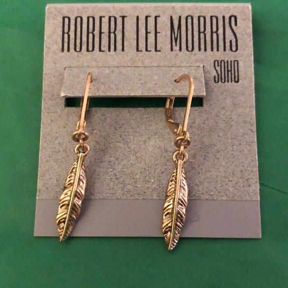 Robert Lee Morris Soho Gold Tone Textured Metal Feather Drop Earrings NWT - Picture 4 of 11